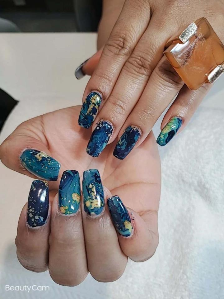 Pour bénéficier de soins de manucure personnalisés et de qualité